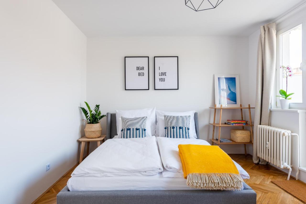 Bright Charming Apt With Terrace, Parking & Airco. Praga Zewnętrze zdjęcie